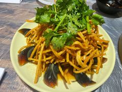 皮蛋拌馓子-靓靓蒸虾·头牌蒸虾(雪松路总店)