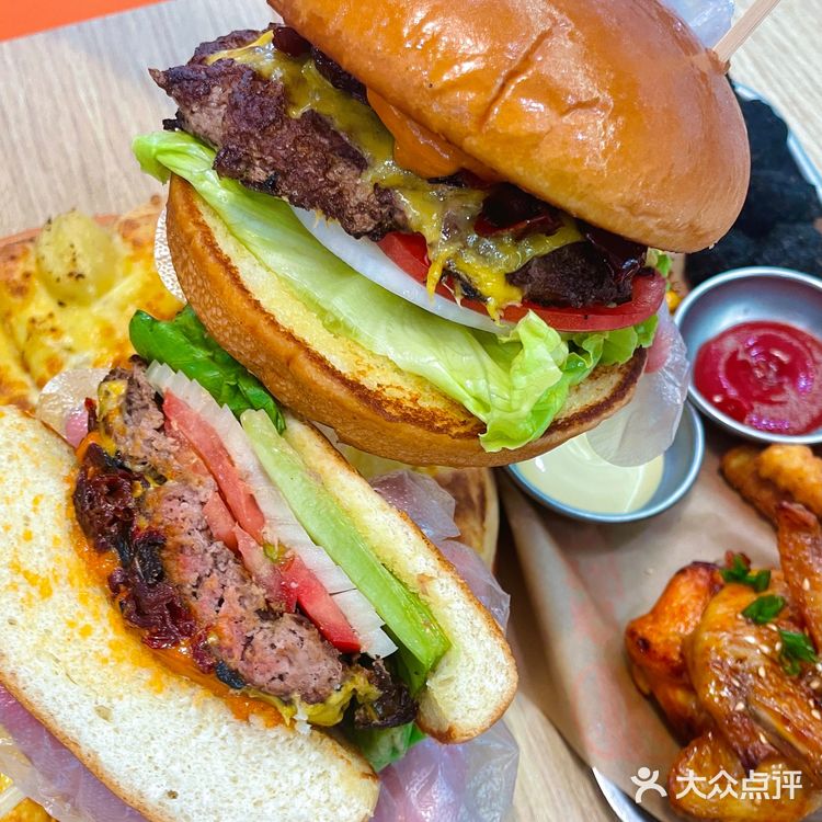 天呐！新疆的🍔汉堡居然是加辣皮子的？！