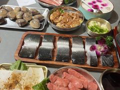 -围炉肉舍•炭烤活鳗•丹东海鲜烤肉(步行街店)