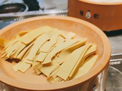 -龍歌自助小火锅(市南金茂湾店)