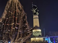 -人民防洪胜利纪念塔