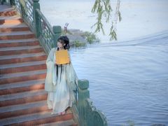 -翩若国风汉服体验馆