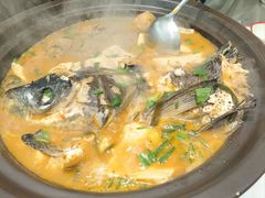 金陵后厨鱼头泡饼-金陵后厨·南京菜(新街口秣陵路店)