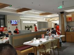 -肥肥虾庄·金牌油焖大虾(汉口城市广场店)