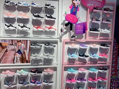 -SKECHERS 斯凯奇(上海国际时尚中心店)