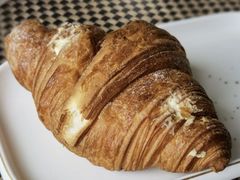 泡芙羊角包-OUR Bakery(三里屯太古里店)