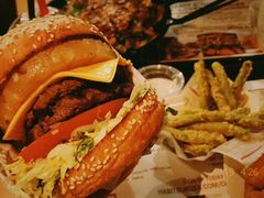-The Habit Burger Grill 哈比特汉堡(复兴soho店)