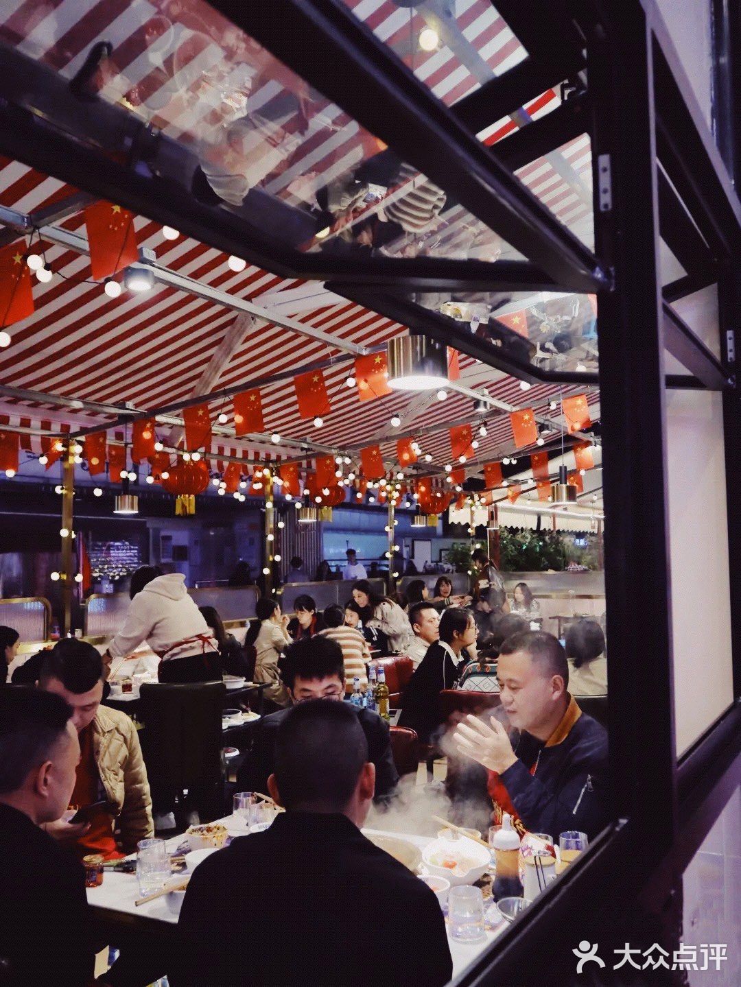 成都探店｜💓一家装修成歌舞厅的火锅店