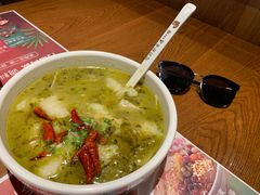 -渝是乎酸菜鱼(龙旗购物中心店)