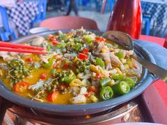 -龙巢盱眙龙虾·牛蛙·烧烤宵夜(八卦岭店)