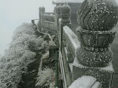 -峨嵋山金顶