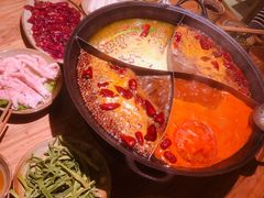 -白乐天毛肚火锅馆(解放碑店)