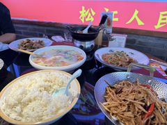 -川流不息·地道川菜·小龙虾(新松江路店)