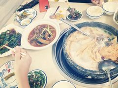 -墨脱石锅椰子鸡•香草鸭•东山羊(大东海店)