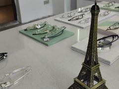 -视野联行眼镜·蔡司授权店(长白万象汇店)