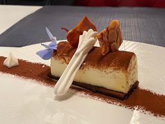 提拉米苏配杏仁脆片-Ponte 意大利餐厅