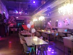 -樱花里音乐餐吧·牛扒椰子鸡(东圃店)