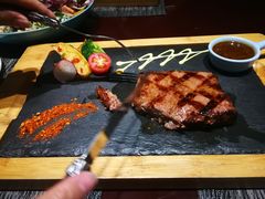 -悦享绿山墙西餐厅