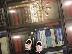 -钟书阁(松江泰晤士小镇店)