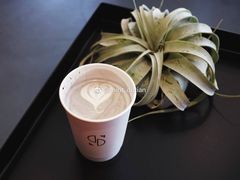 黑芝麻牛轧糖拿铁-KYO COFFEE(胶州路店)