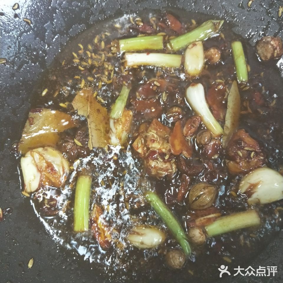 板栗烧牛肉烹饪时加上啤酒味道不摆了