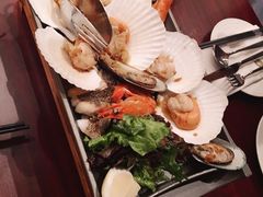 -香格里拉鱼跃地中海西餐厅·牛排披萨