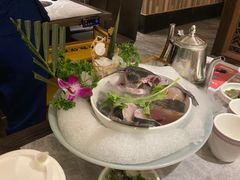 -野山舂·贵州现舂酸汤牛肉(民生路店)
