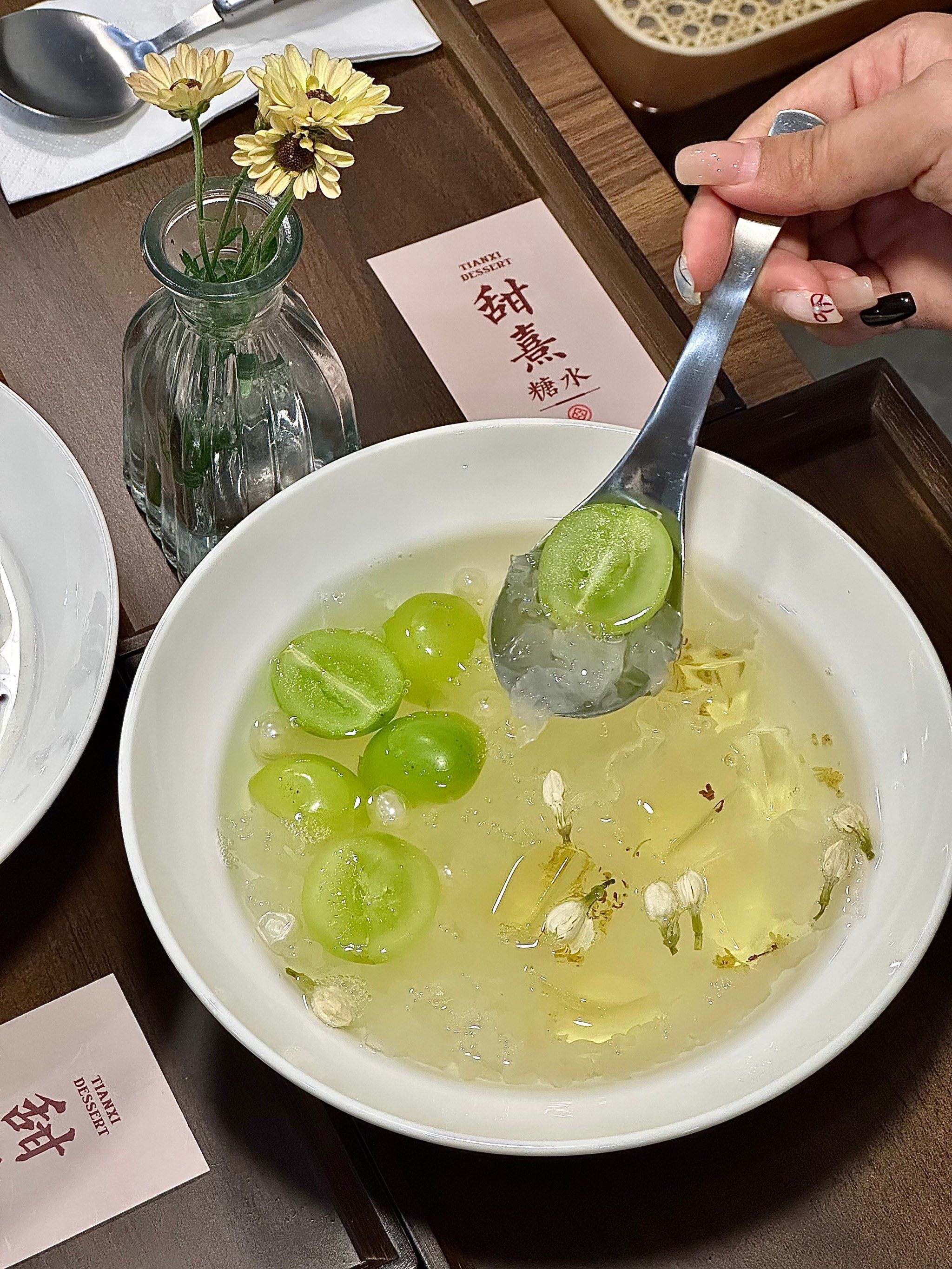 汕头新开的!藏在居民区楼下的新中式漂亮糖水