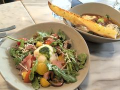 布拉塔芝士蔬菜沙拉-the rug 飞毯 (朝阳公园店)