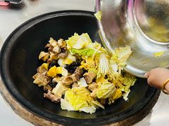 -粘豆包柴火铁锅炖