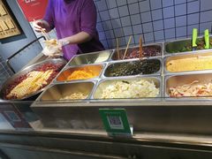 自助取餐区-三兄弟高炉烧饼