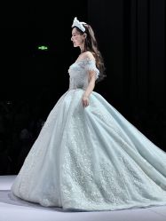 -Renee芮亦婚纱(原丽莎)