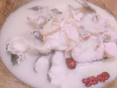 -滇香肴·云南菜蒸汽石锅鱼(云南北路店)