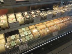 -红宝石·鲜奶小方·海派西点房(丰庄店)