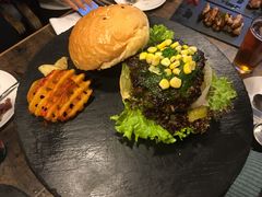 -HIGH FIVE哈福手工汉堡(桂林路店)