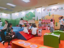 -莫莉幻想儿童乐园(武汉金银潭永旺店)