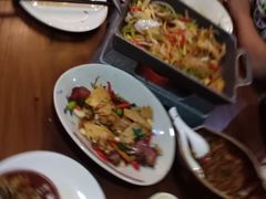 -阿瓦山寨·湘菜现炒·剁椒鱼头王(咸阳总店)