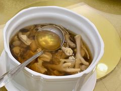 茶树菇土鸡汤-老乡村美食农庄