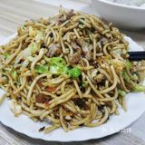 最后还是选择了下楼吃沙县小吃。点了一份扁肉和一份炒面