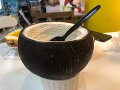 -志龙皇冠吃货椰子铺