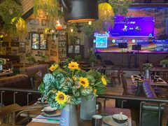 -临界音乐酒馆·小龙虾·江湖菜(华熙LIVE·鱼洞店)