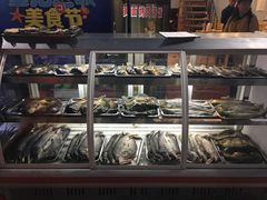 -布尔津河堤夜市
