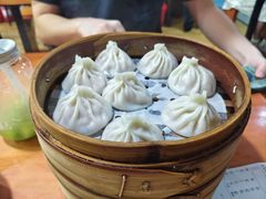 -莱莱小笼·乔艾