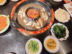 -三江两海老火锅(北京首店)
