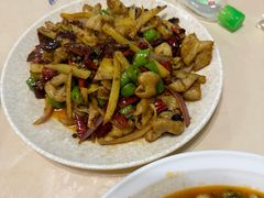-茅屋大酒店