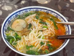 -巍山𤆵肉饵丝
