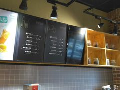 -皇冠幸福里动物奶油生日蛋糕(石桥店)