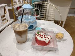 拿铁咖啡-西檬树SIMON·T轻奢蛋糕(大东方Max店)