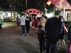 -万绿园