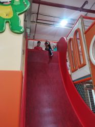 -动力星球家庭亲子游乐中心